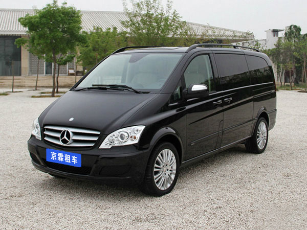 奔馳商務唯雅諾